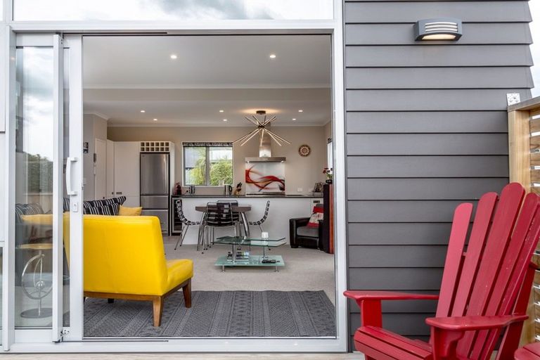 Photo of property in 15a Esther Street, Martinborough, 5711