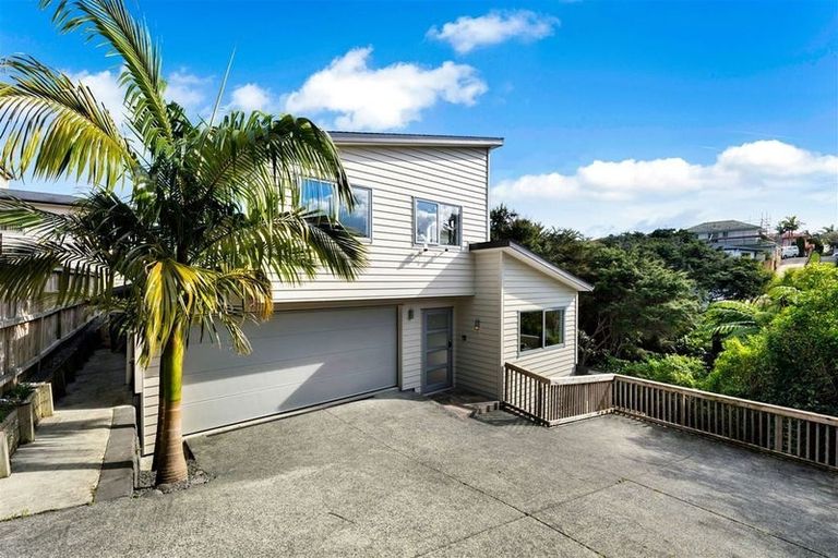 Photo of property in 32 The Enclave, Totara Heights, Auckland, 2105