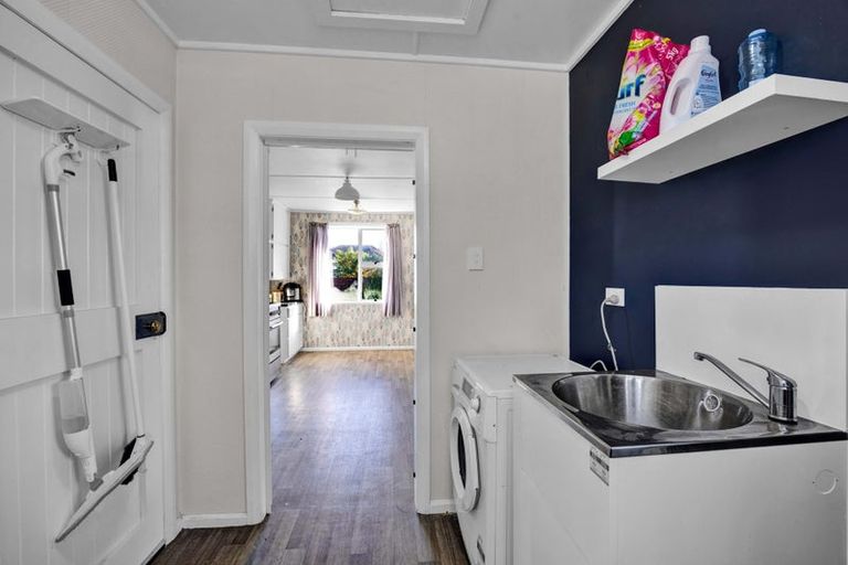 Photo of property in 16 Hadfield Street, Patea, 4520