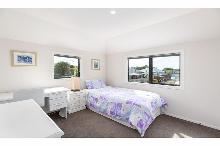 Photo of property in 3/60 Charles Street, Waltham, Christchurch, 8011