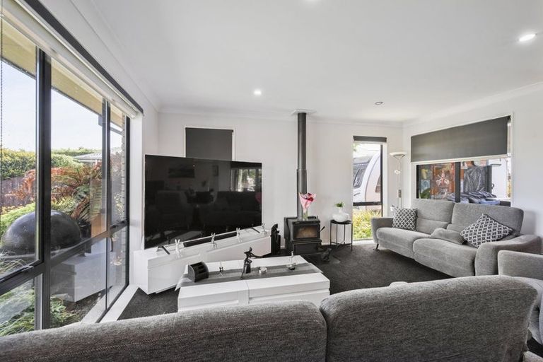 Photo of property in 18 Parkinson Place, Woodend, 7610