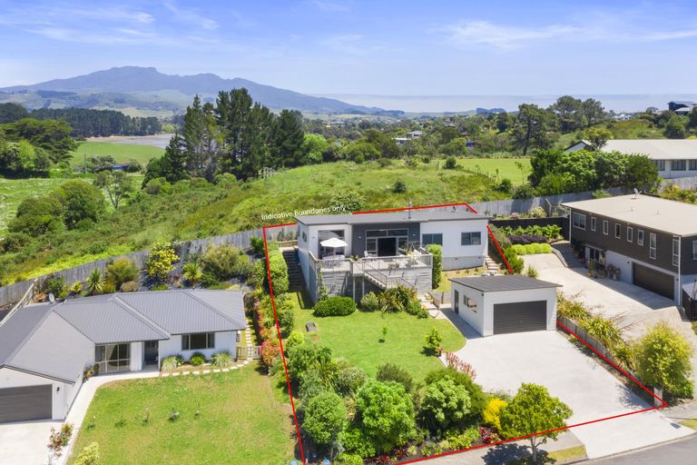 Photo of property in 7 Puka Place, Raglan, 3225