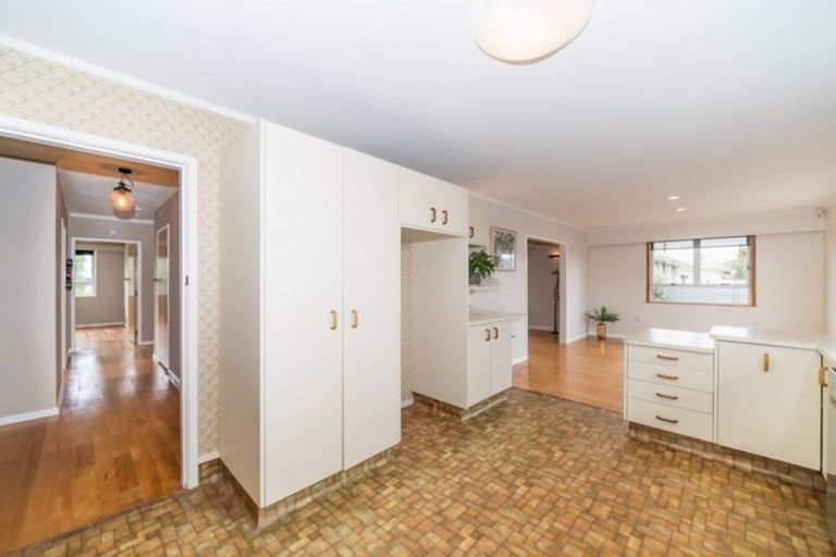 Photo of property in 4 Sutherland Crescent, Westbrook, Palmerston North, 4412