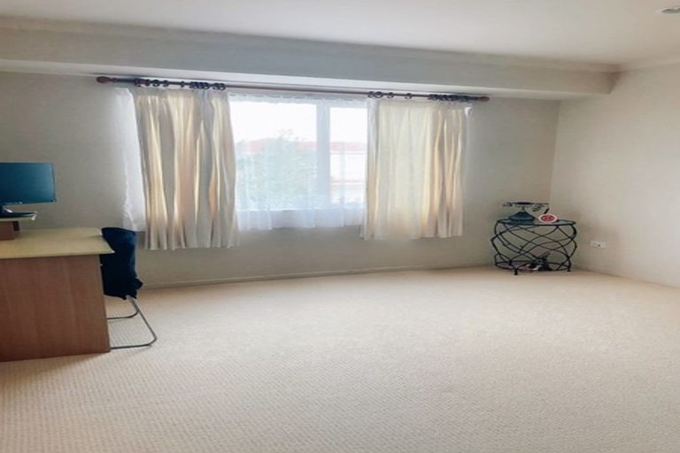 Photo of property in 11 Liffey Drive, East Tamaki, Auckland, 2013