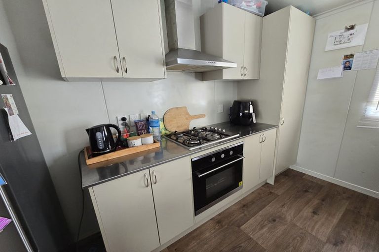 Photo of property in 10a York Place, Cannons Creek, Porirua, 5024