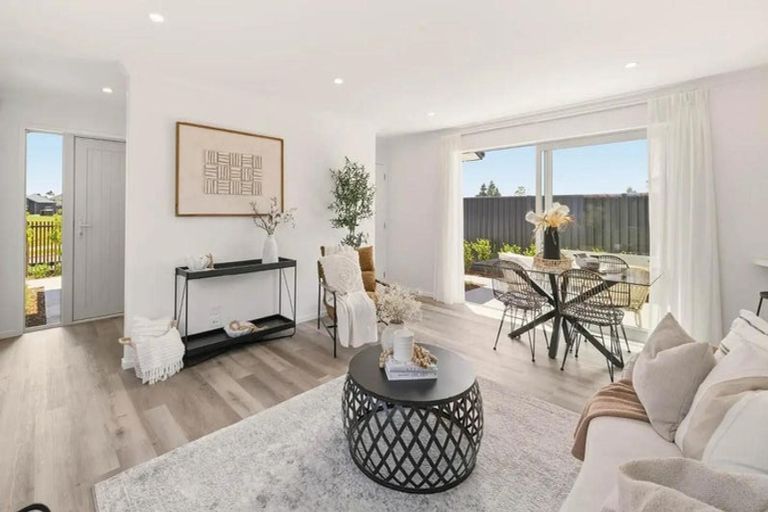 Photo of property in 3 Tasker Crescent, Pyes Pa, 3112