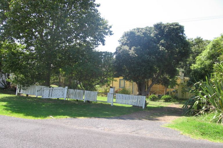 Photo of property in 8 Manuka Road, Oneroa, Waiheke Island, 1081