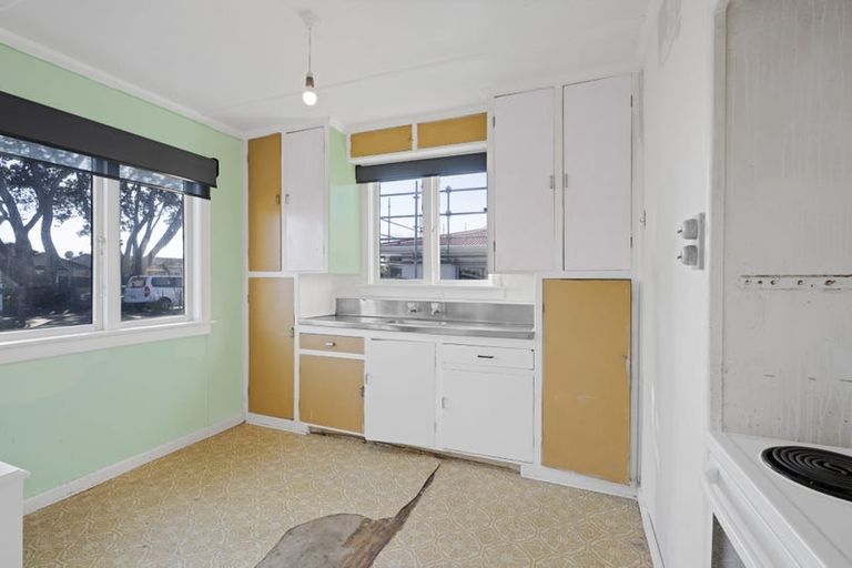 Photo of property in 359 Saint Aubyn Street, Moturoa, New Plymouth, 4310
