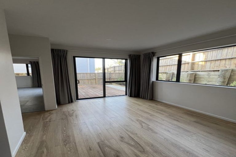 Photo of property in 2a Askew Place, Farm Cove, Auckland, 2012