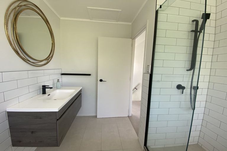 Photo of property in 1/36 Sandiacre Way, Browns Bay, Auckland, 0630