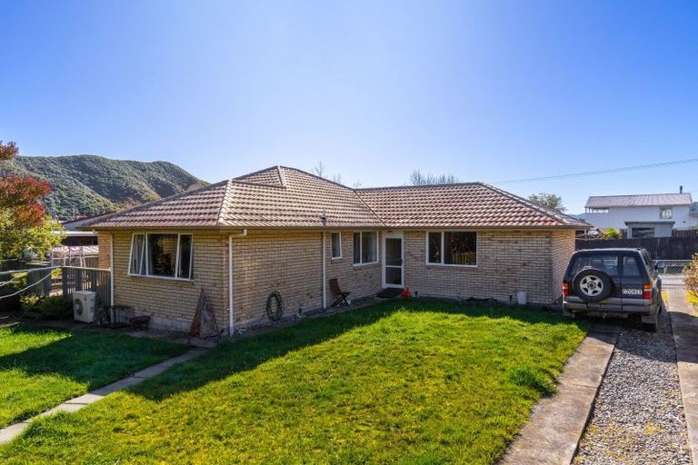 Photo of property in 257a Waikawa Road, Waikawa, Picton, 7220