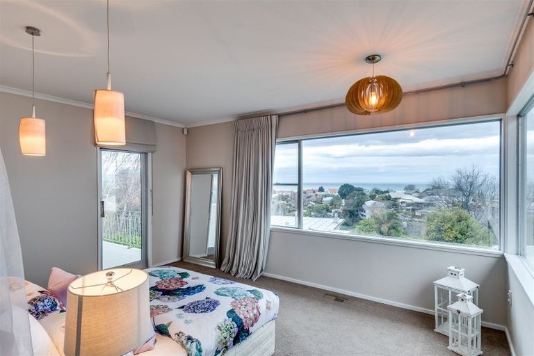 Photo of property in 9 Randall Place, Hospital Hill, Napier, 4110