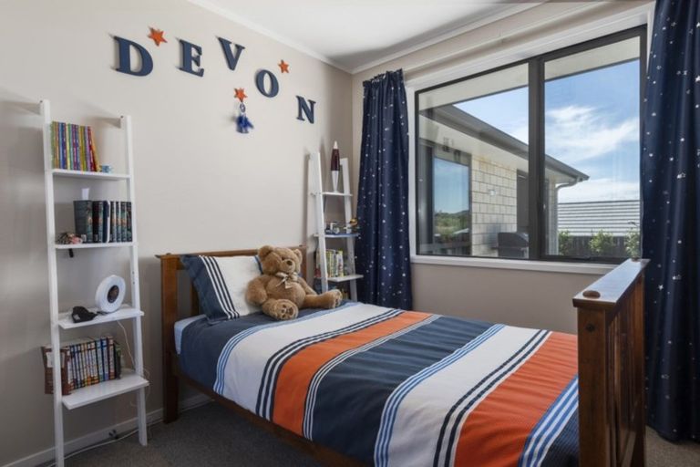 Photo of property in 3 Lakeside Terrace, Omokoroa, 3114