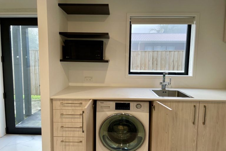 Photo of property in 8/22 Yeovil Road, Te Atatu Peninsula, Auckland, 0610