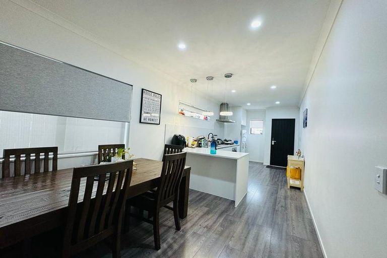 Photo of property in 5 Kairakau Street, Takanini, 2110