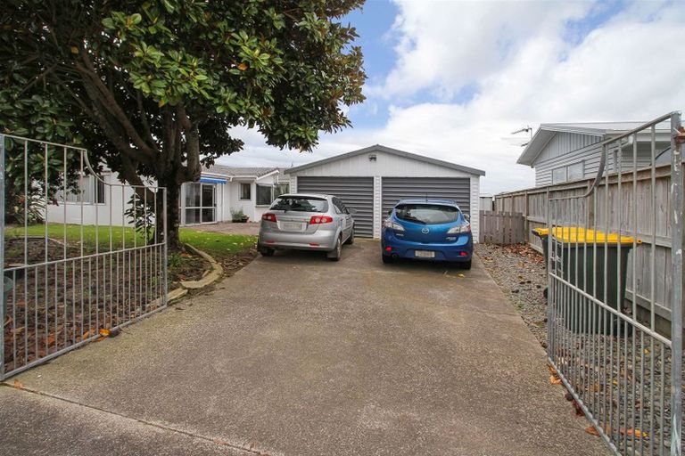 Photo of property in 23 Torkar Road, Clarks Beach, 2122