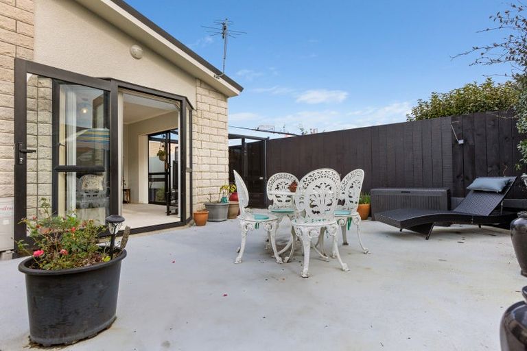 Photo of property in 273/1 Mangorei Road, Merrilands, New Plymouth, 4312