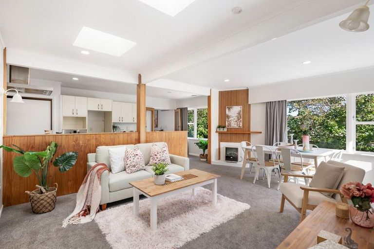 Photo of property in 30 Bassett Road, Johnsonville, Wellington, 6037