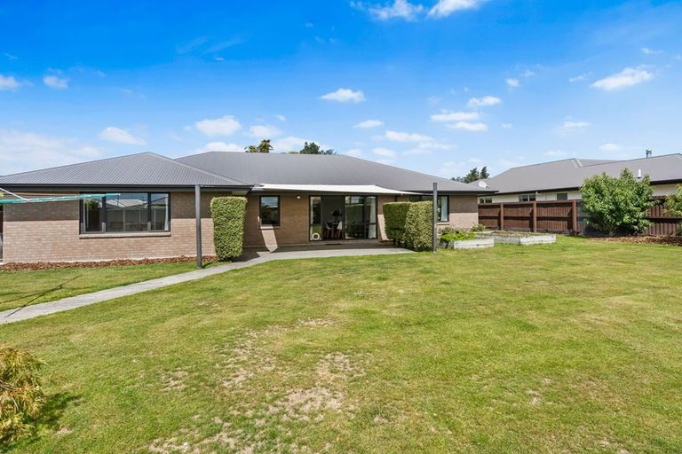 Photo of property in 28 Burnham School Road, Rolleston, 7614