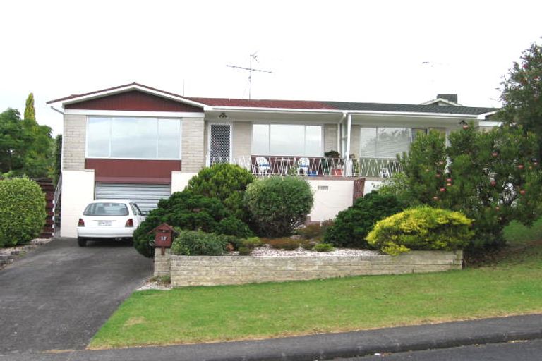 Photo of property in 57 Kirby Street, Glendene, Auckland, 0602