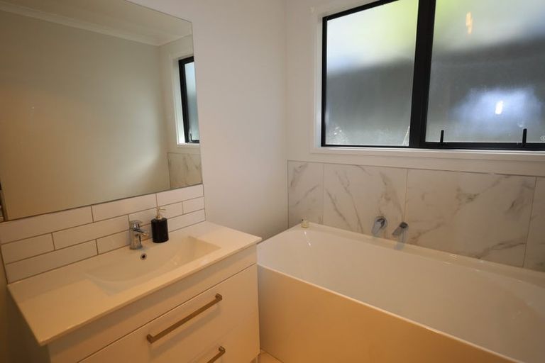 Photo of property in 51 Heartwood Avenue, Omokoroa, 3114