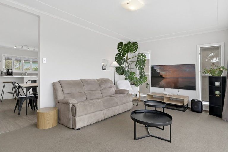 Photo of property in 74 Queen Road, Bellevue, Tauranga, 3110