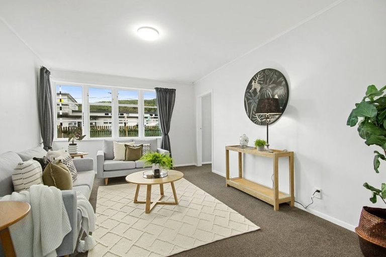 Photo of property in 1 Strand Crescent, Naenae, Lower Hutt, 5011