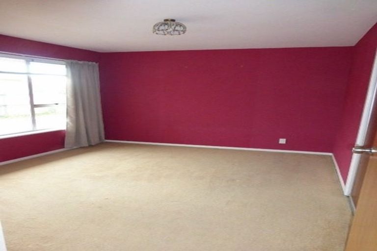 Photo of property in 60 Denise Crescent, Hornby, Christchurch, 8042