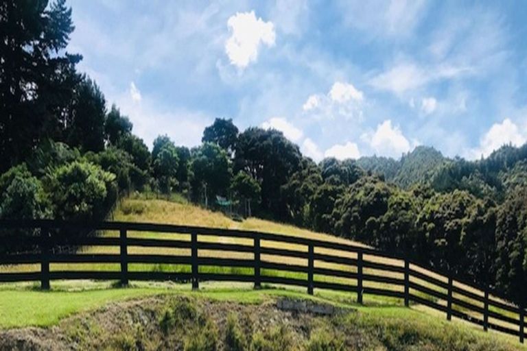 Photo of property in 288 Bellville Drive, Coromandel, 3506