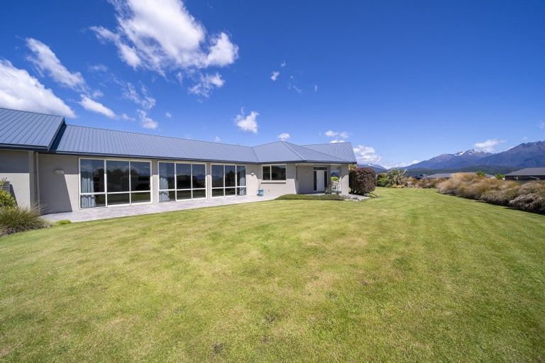 Photo of property in 56 Hawea Place, Te Anau, 9600