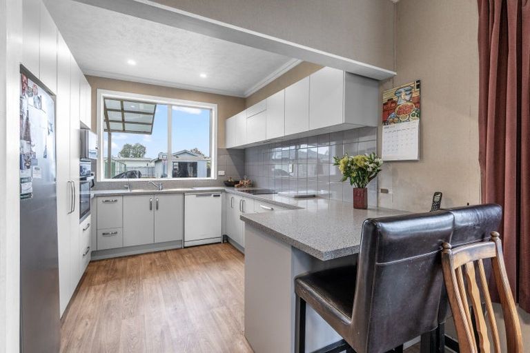 Photo of property in 28 Church Street, Winton, 9720