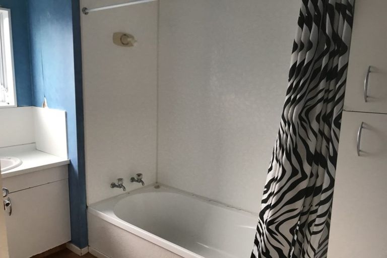 Photo of property in 2/33 Pisces Road, Glen Eden, Auckland, 0602