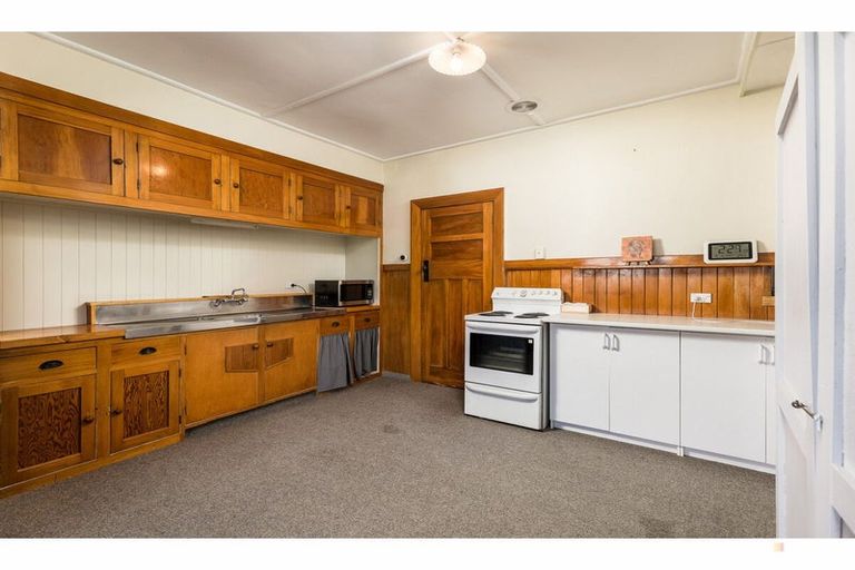 Photo of property in 1 Maude Street, Waimate, 7924