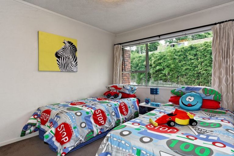 Photo of property in 2/55a West Lynn Road, Titirangi, Auckland, 0604