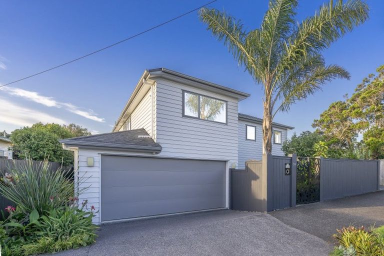 Photo of property in 15a St Michaels Avenue, Point Chevalier, Auckland, 1022