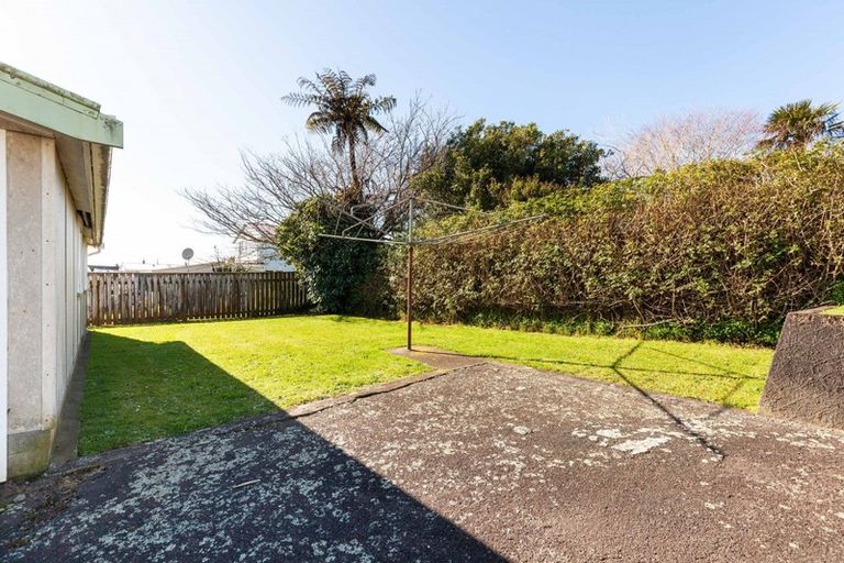 Photo of property in 7 Banks Street, Marfell, New Plymouth, 4310