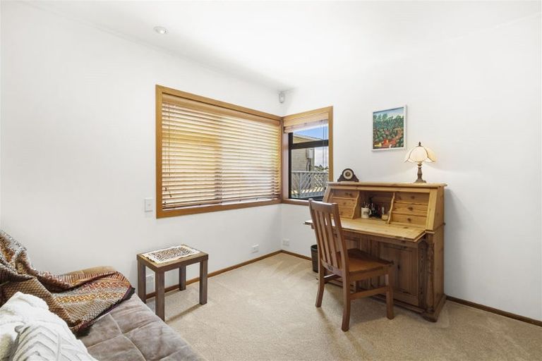 Photo of property in 28 Lingham Crescent, Torbay, Auckland, 0630