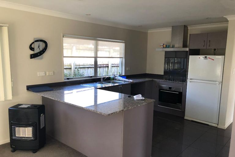 Photo of property in 5 Wairua Place, Pukekohe, 2120