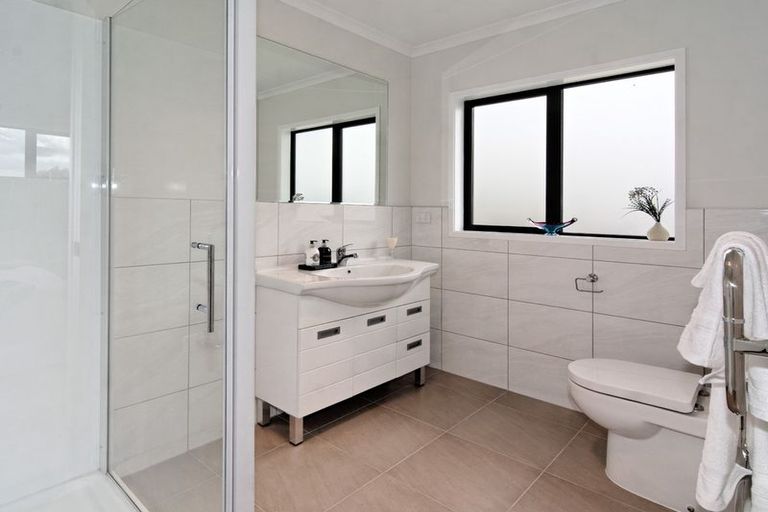 Photo of property in 495a West Coast Road, Glen Eden, Auckland, 0602