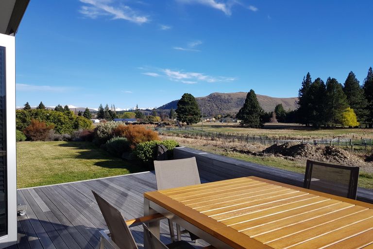 Photo of property in 9 Dwyer Place, Lake Tekapo, 7999