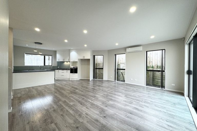 Photo of property in 6c St Catherine Crescent, West Harbour, Auckland, 0618