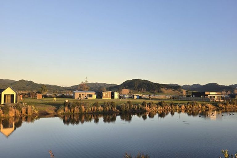 Photo of property in 106 Takapu Close, Matarangi, 3592