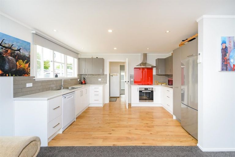 Photo of property in 9 Bull Street, Bulls, 4818