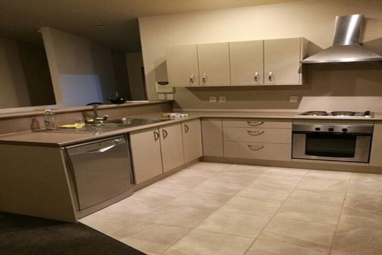 Photo of property in 100d Karepa Street, Brooklyn, Wellington, 6021