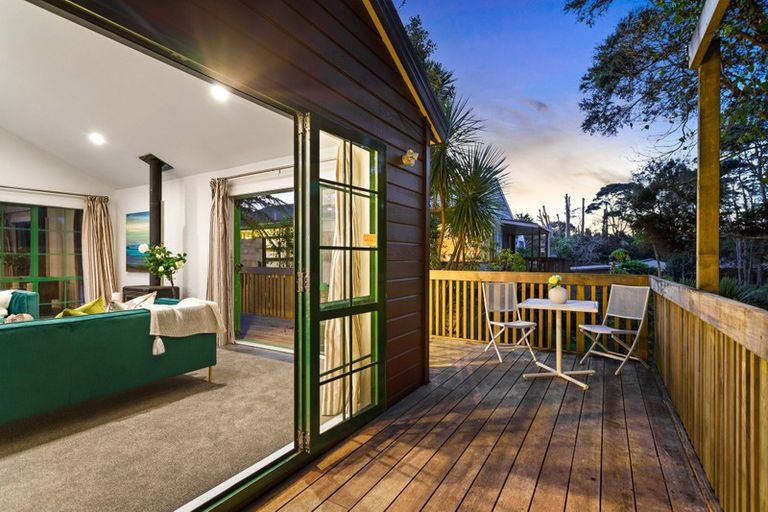 Photo of property in 23 Awhiorangi Promenade, Swanson, Auckland, 0816