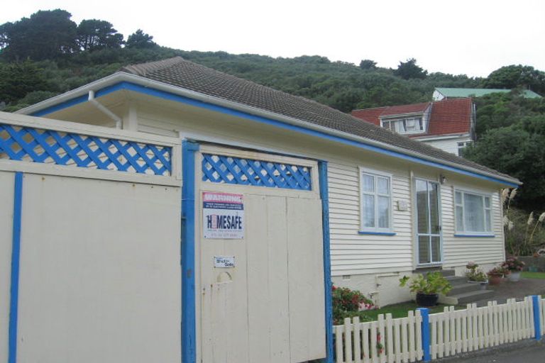 Photo of property in 181 Houghton Bay Road, Houghton Bay, Wellington, 6023