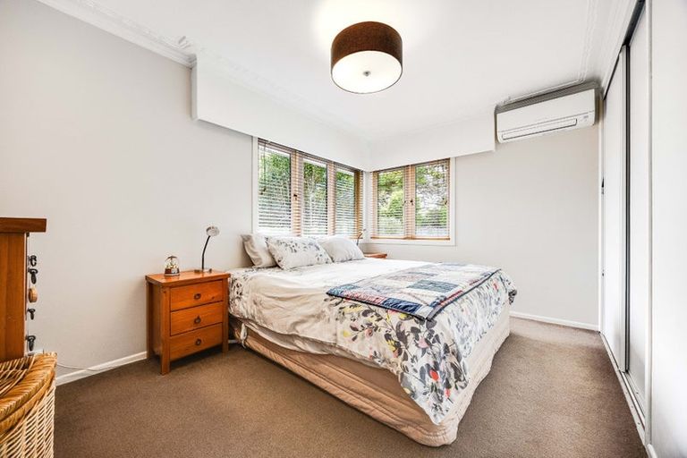 Photo of property in 16 Paton Avenue, Te Atatu South, Auckland, 0610