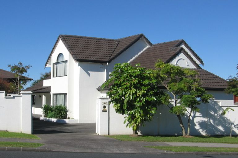 Photo of property in 120 Wiseley Road, West Harbour, Auckland, 0618