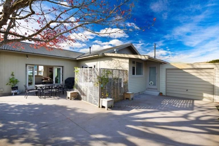 Photo of property in 37 Young Street, Somerfield, Christchurch, 8024