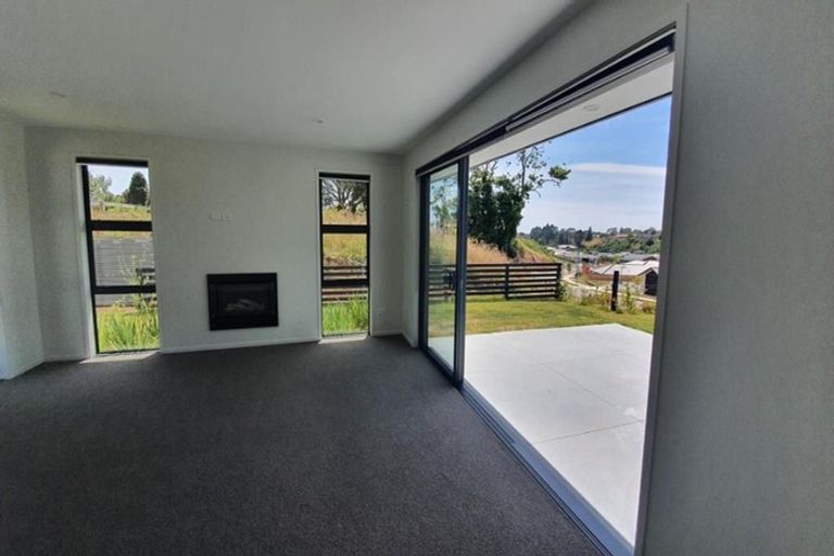Photo of property in 2 Western Rise, Hurworth, New Plymouth, 4310